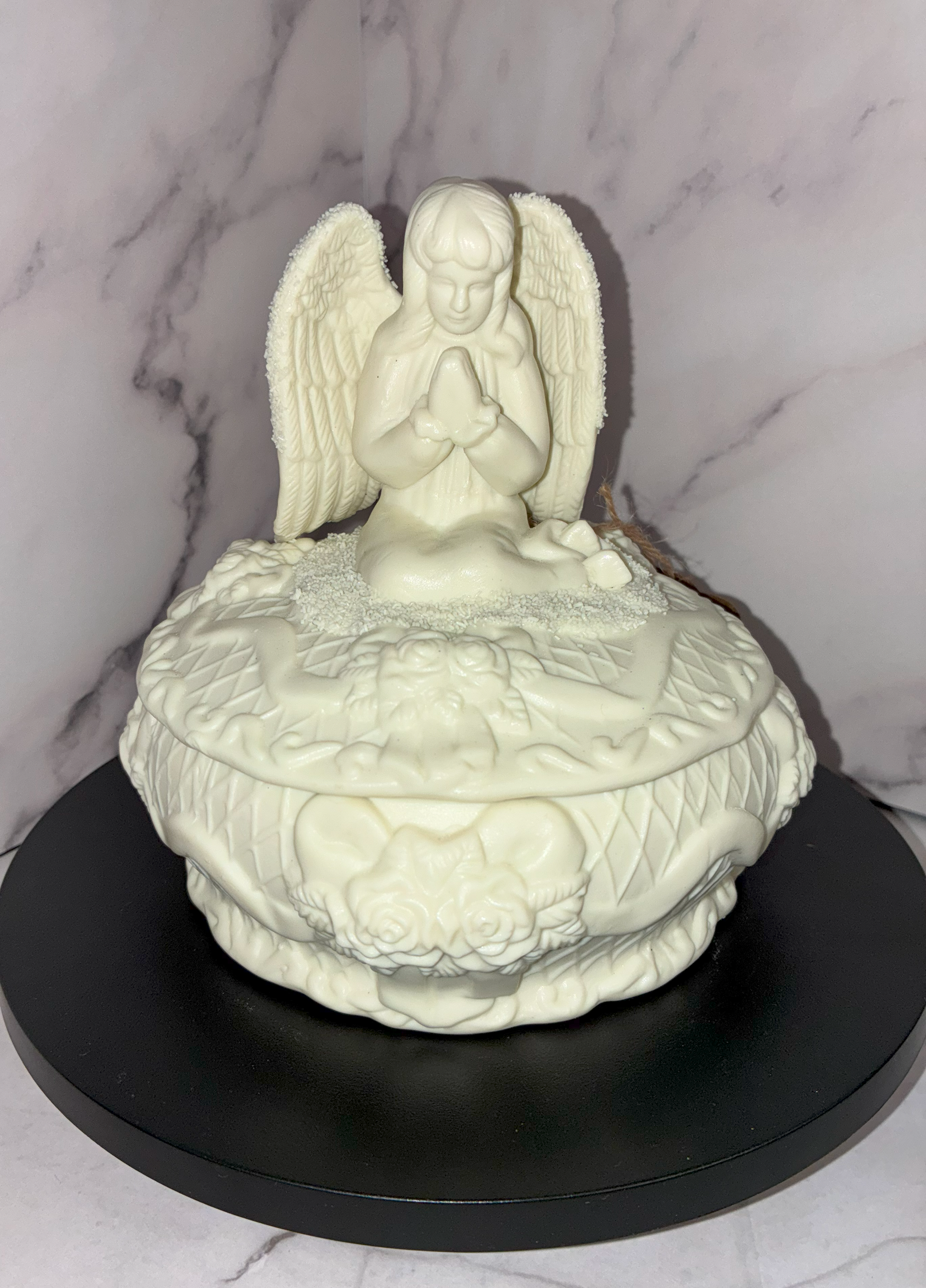 😇 Angel Praying Trinket Box – Vintage Porcelain Keepsake