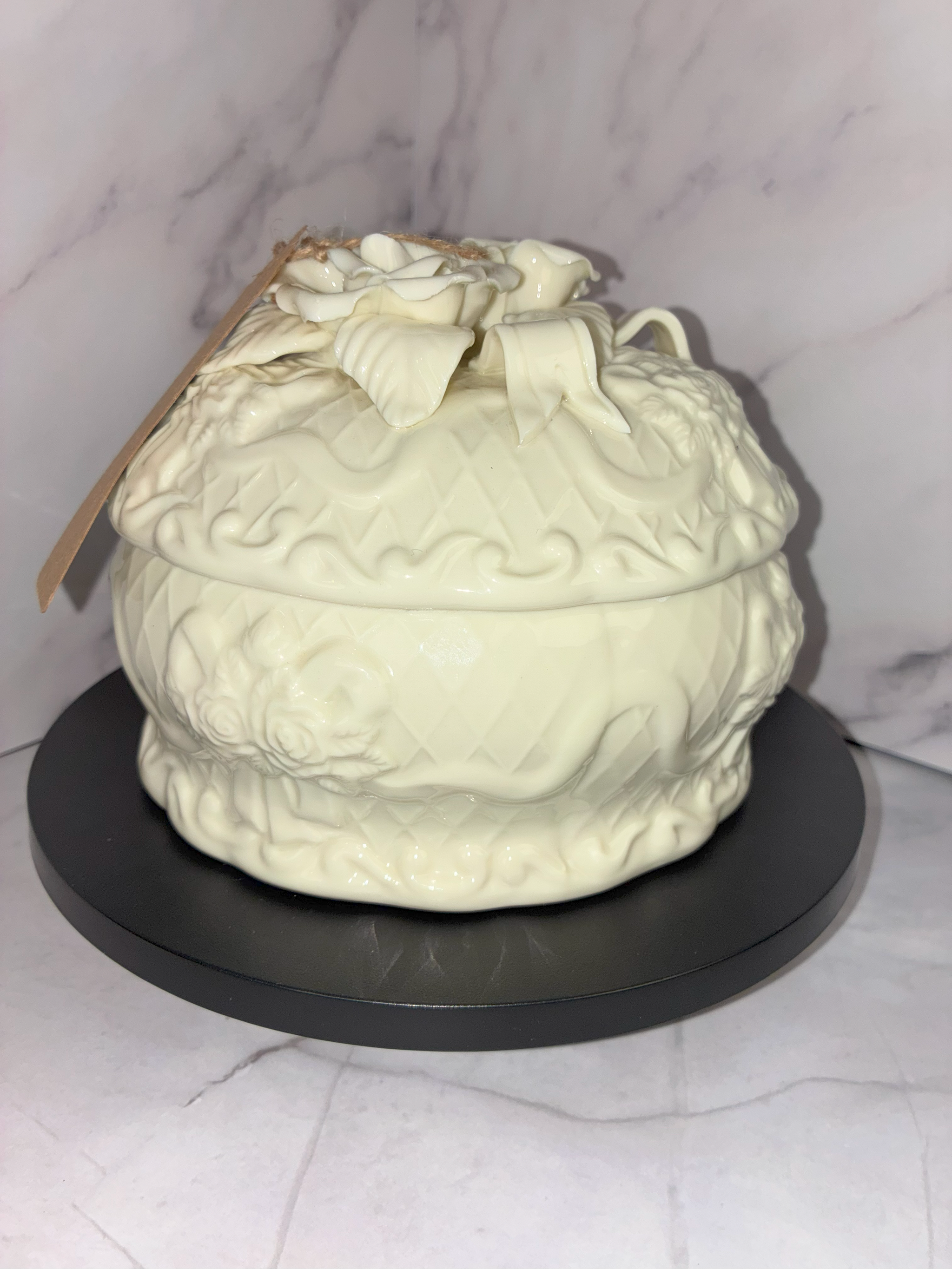 🌹 Ivory Rose Bisque Trinket Bowl – Vintage Porcelain Keepsake