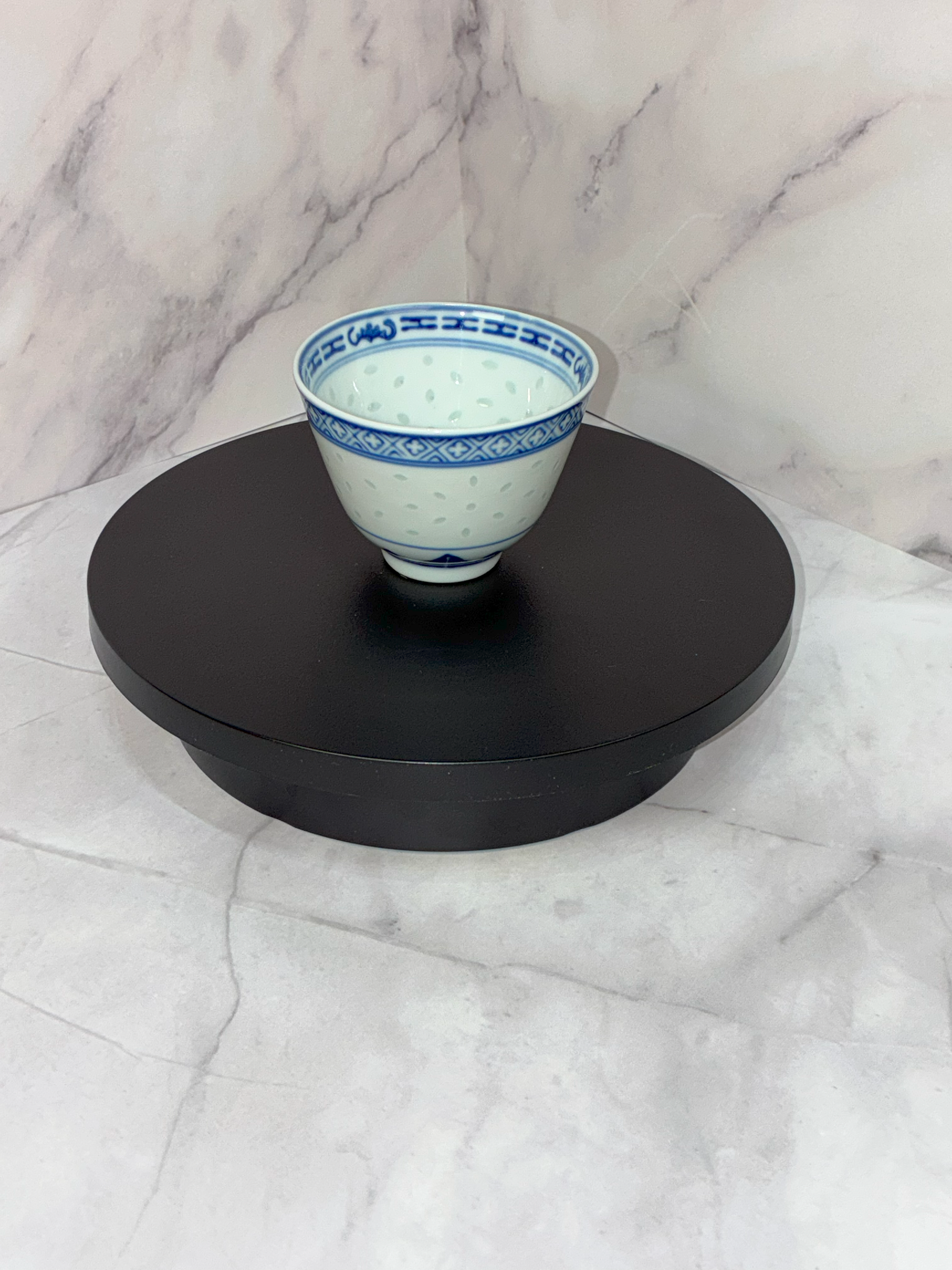 🍵 Vintage Blue & White Porcelain Teacup – Asian Motif (c. 1970s) ✨