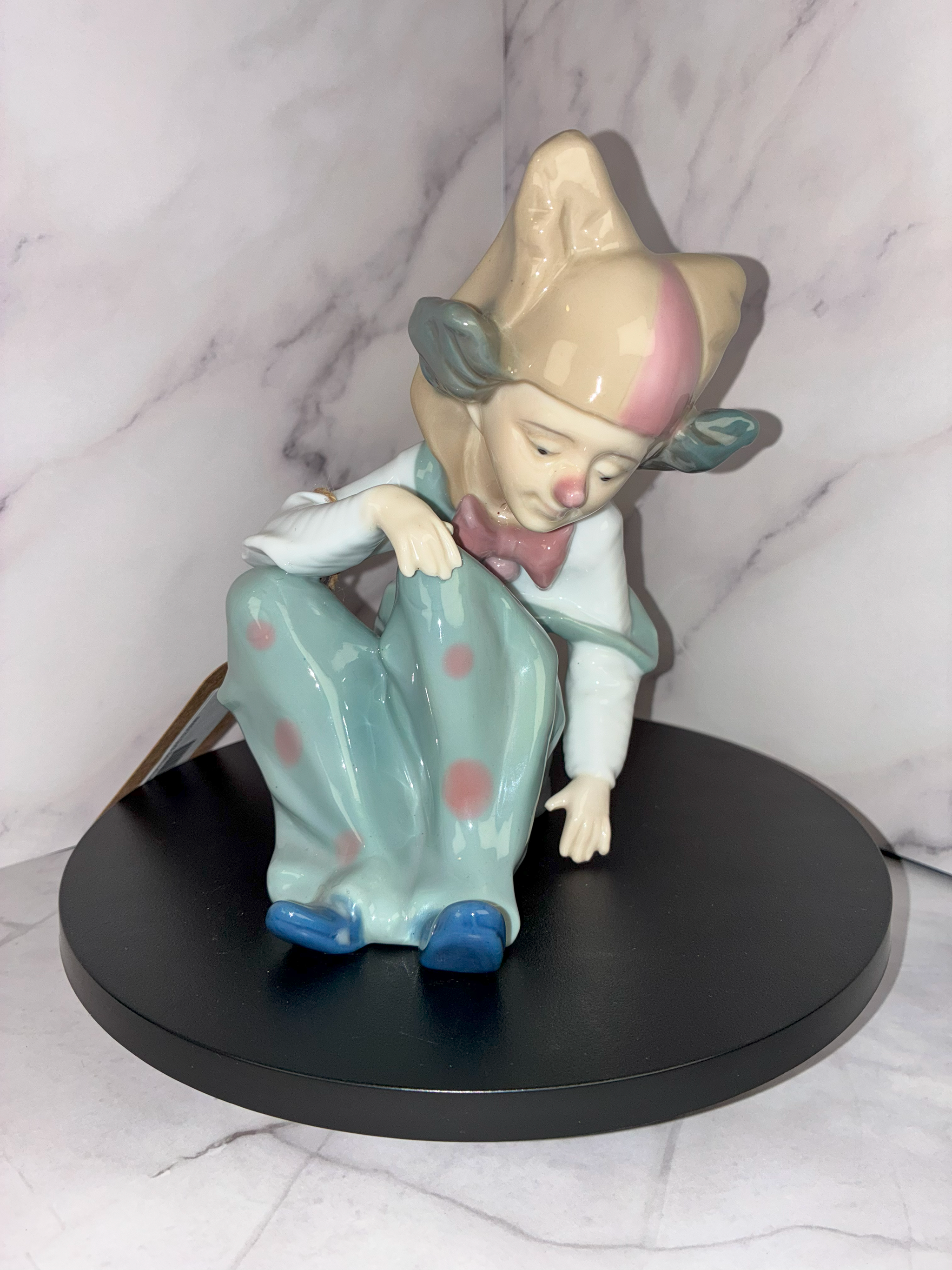 Gentle Pastel Clown Figurine – Vintage Porcelain Collectible