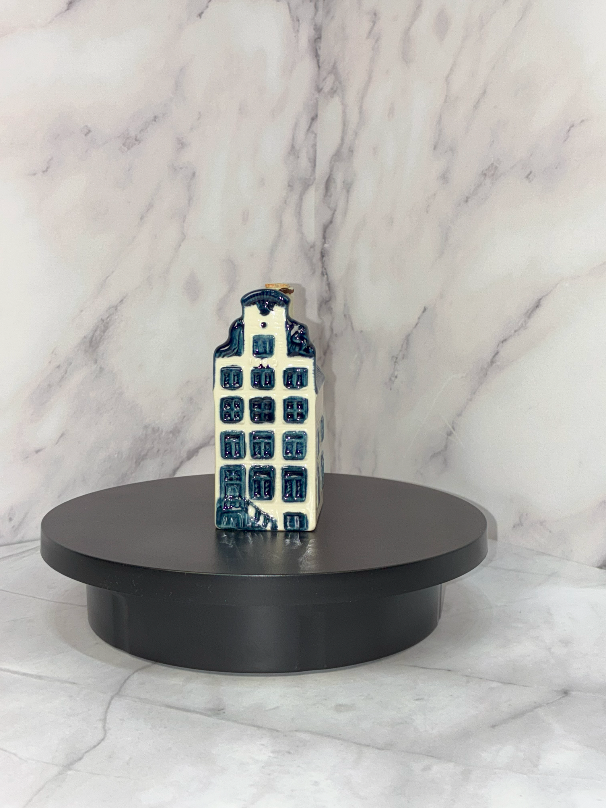 Vintage 1980s KLM Delft Blue Miniature House No. 14 – Rynbende Distilleries