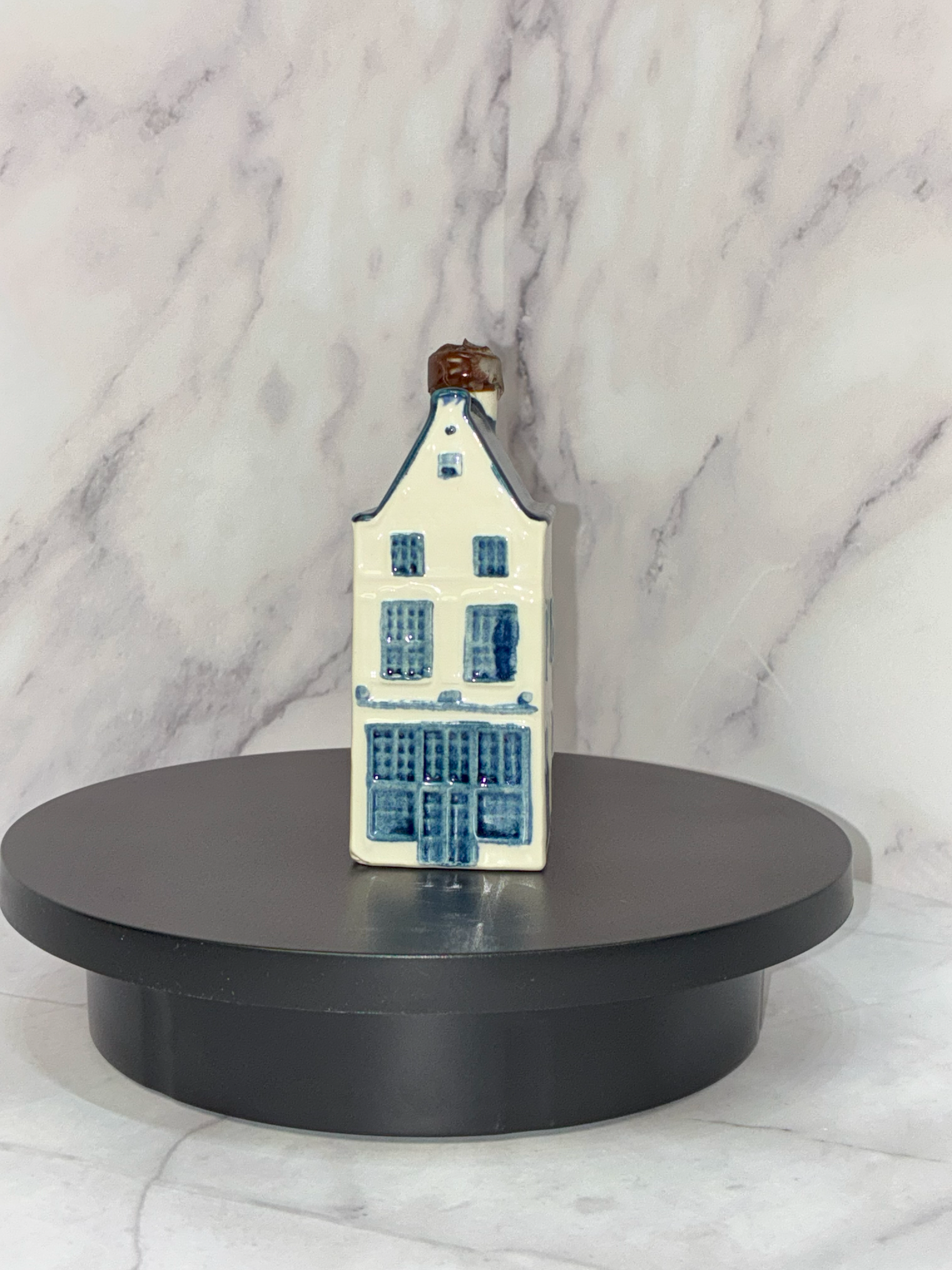 Vintage 1980s KLM Delft Blue Miniature House No. 8 – Bols Distilleries