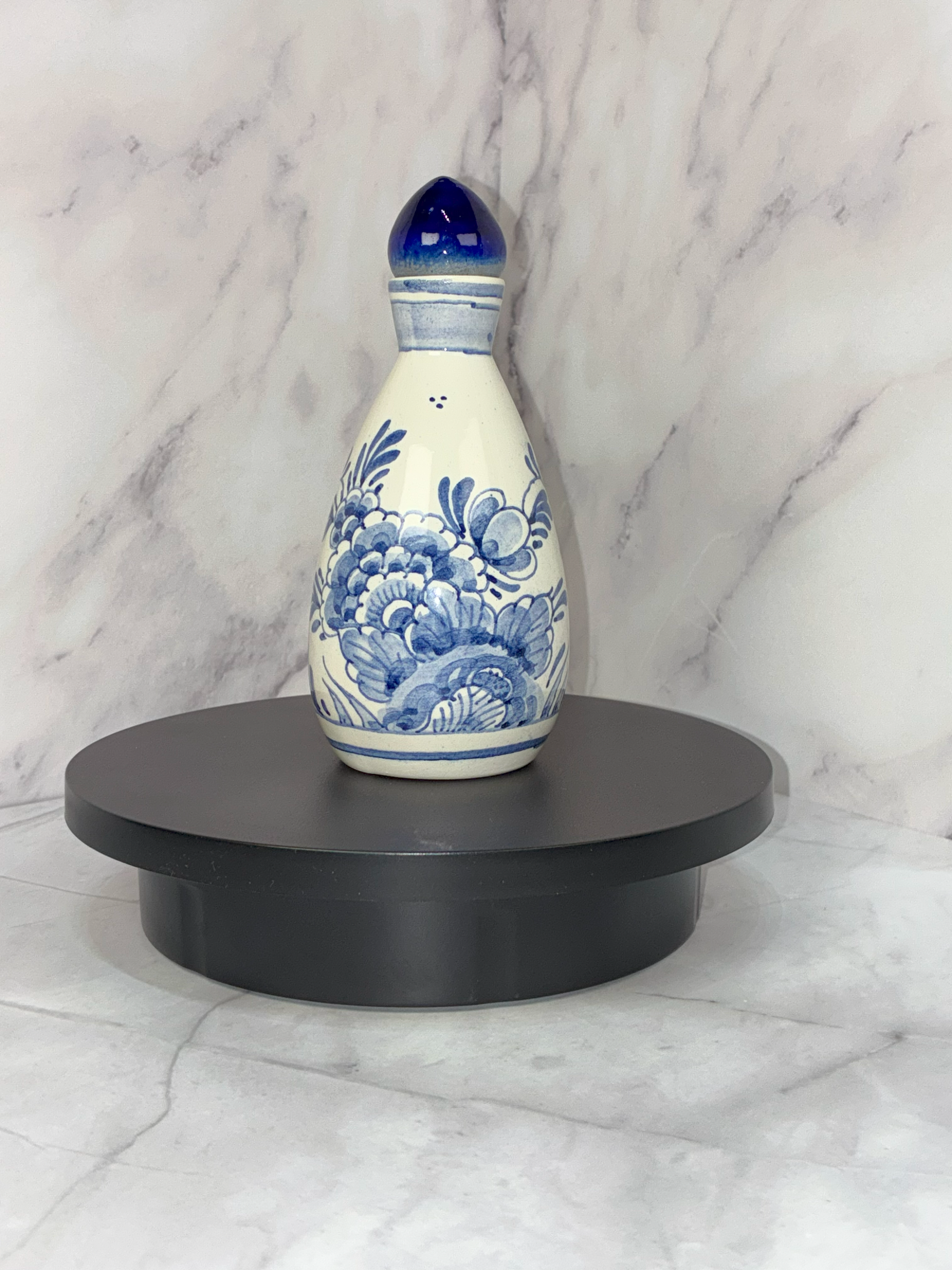 💐 Vintage 1986 Delft Blue Perfume Bottle – Hand-Painted Holland 💐