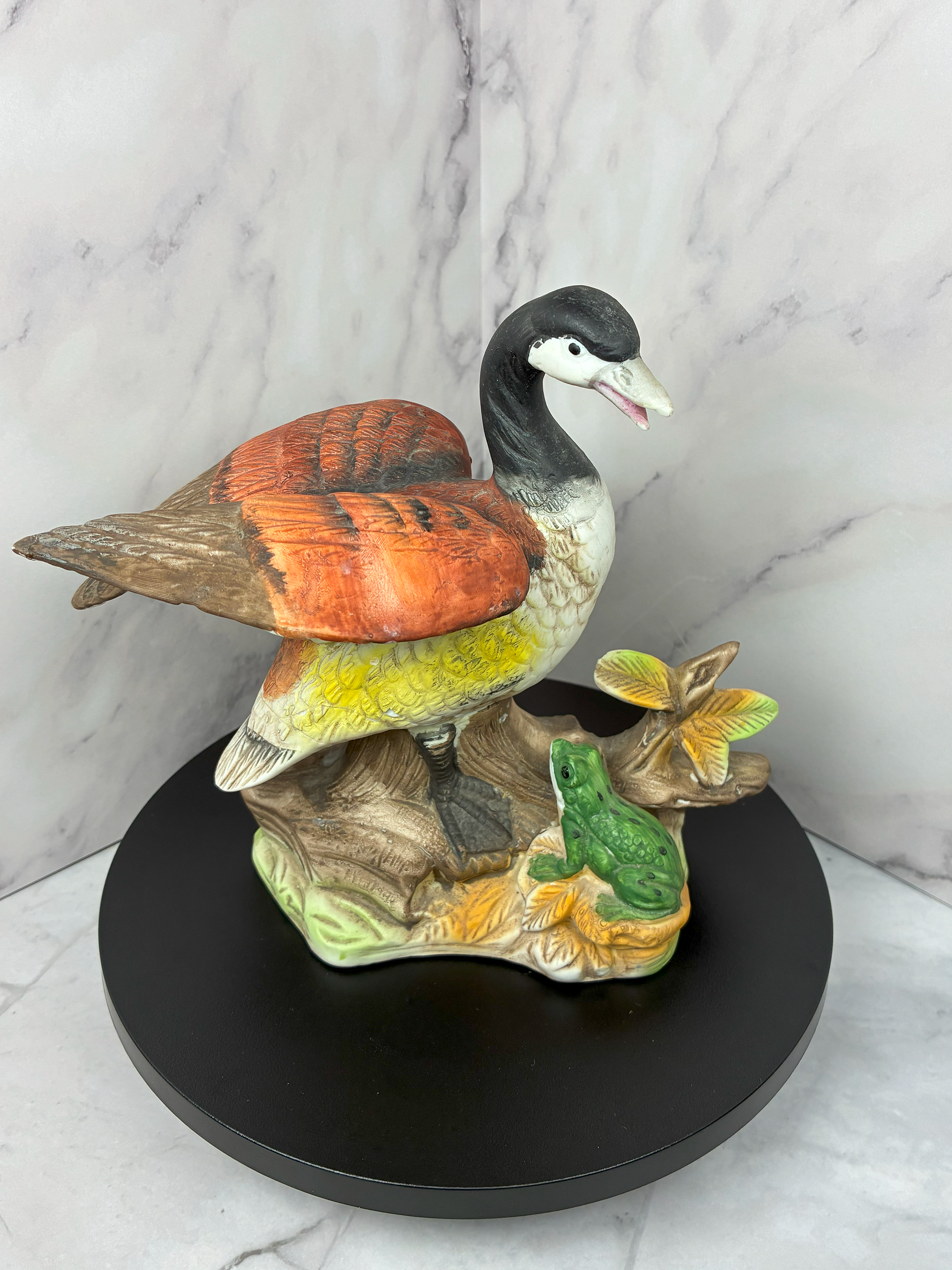 🪿 Vintage Royal Crown Canada Goose & Frog Figurine (1970s) 🐸🌿