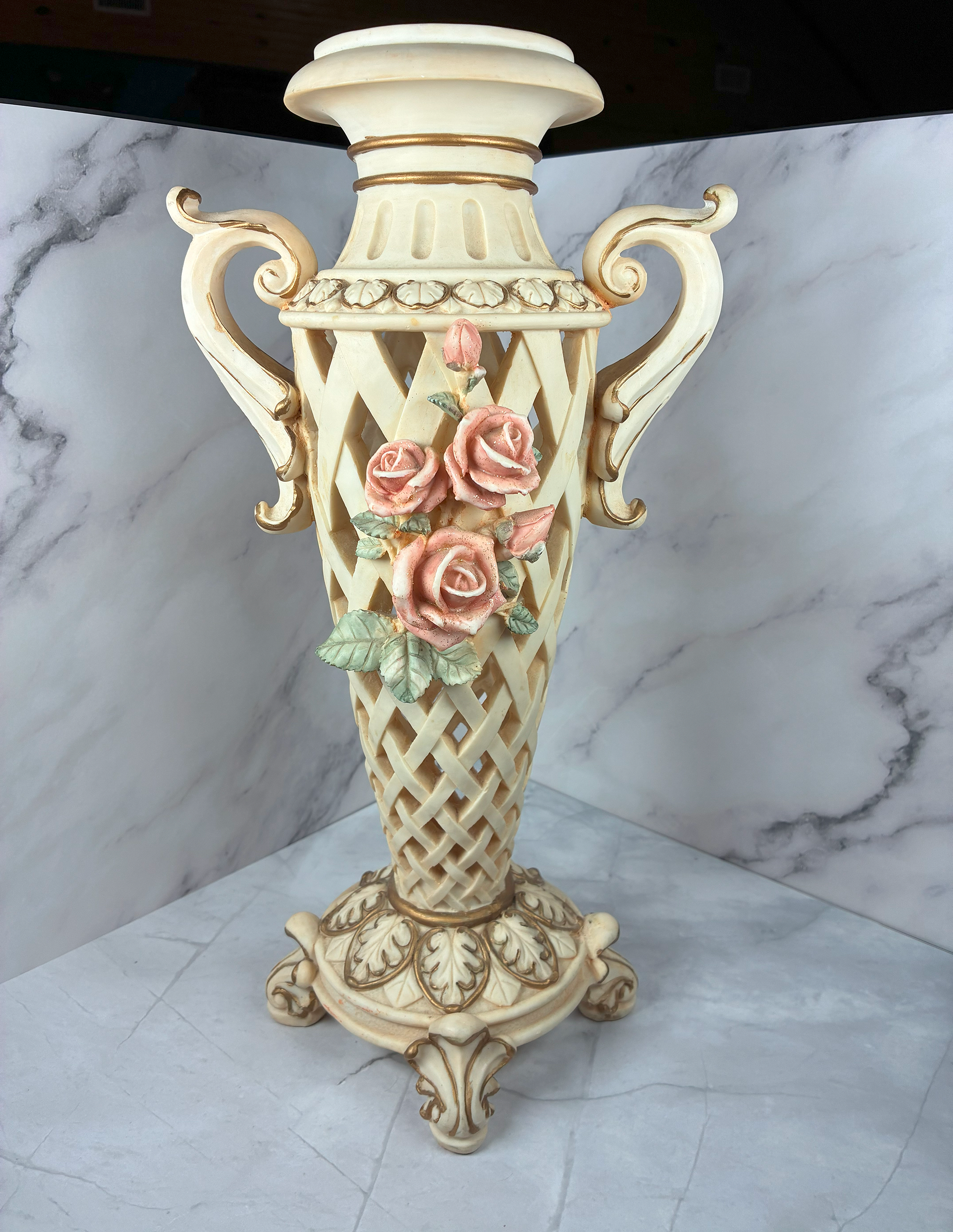 🌸 Elegant Vintage Ivory Lattice Candle Holder with Pink Roses – Romantic Victorian Style (c. 1980s)
