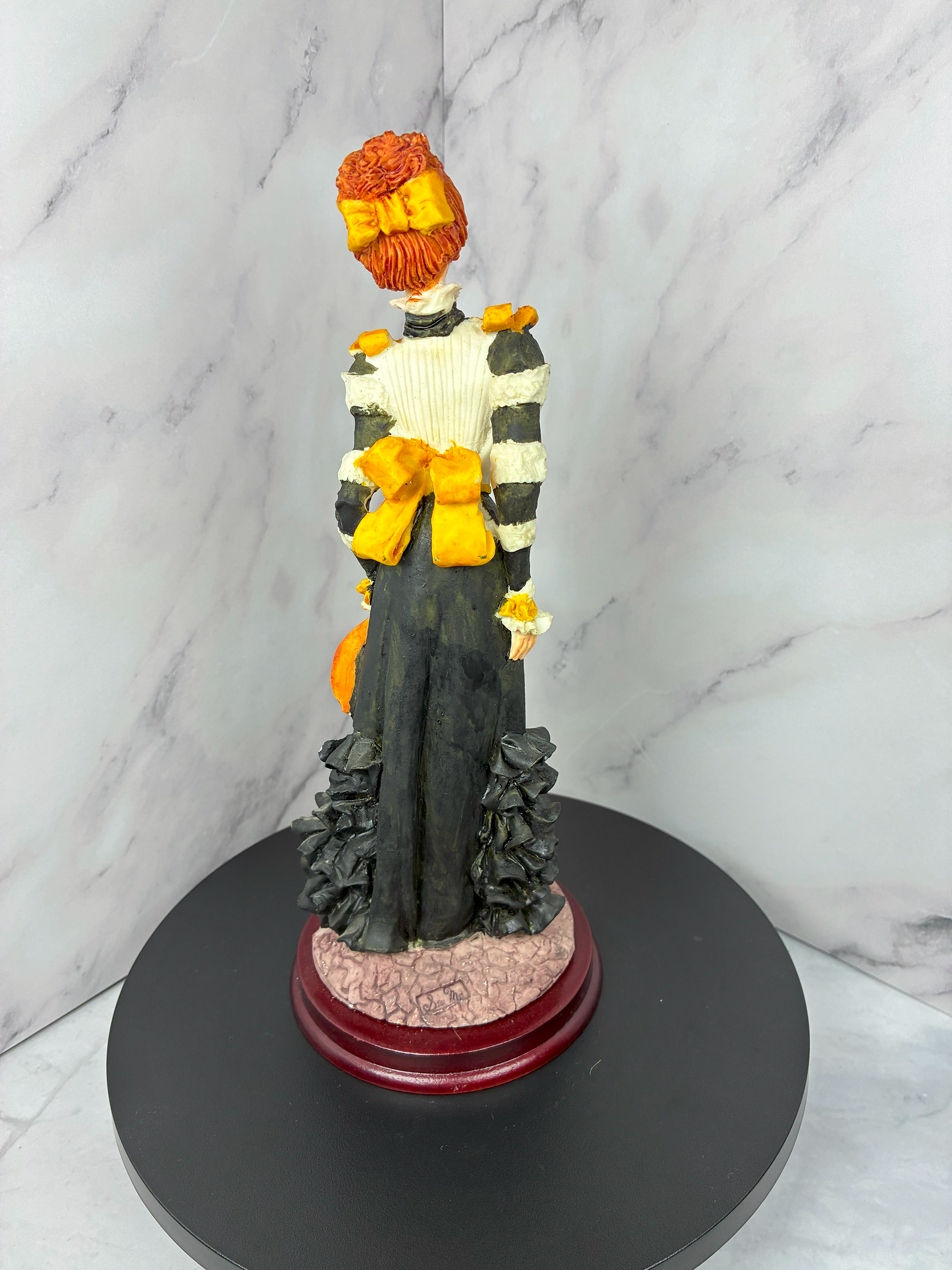 Vintage Miguel Angel Lady Figurine (c. 1980s) 🌼