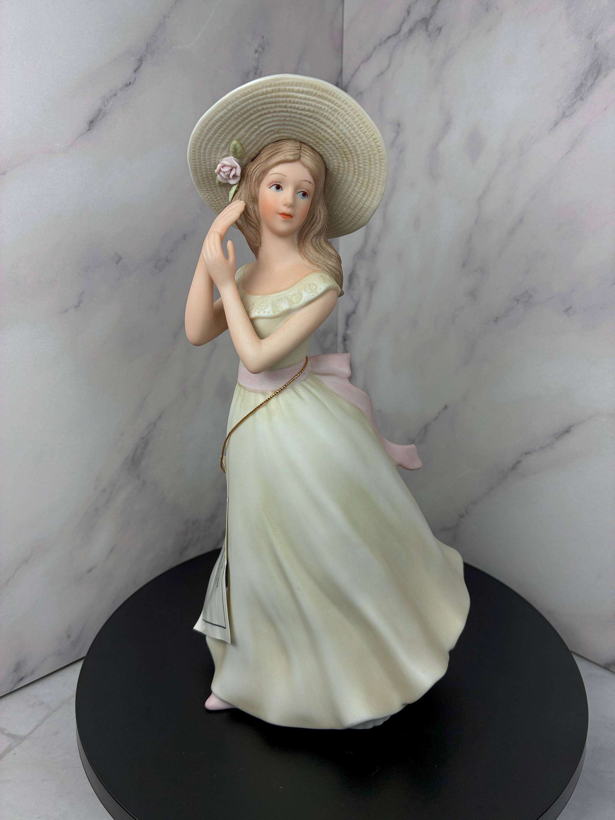 👒 Vintage 1996 Home Interiors "Melanie" Masterpiece Porcelain Figurine 🌸