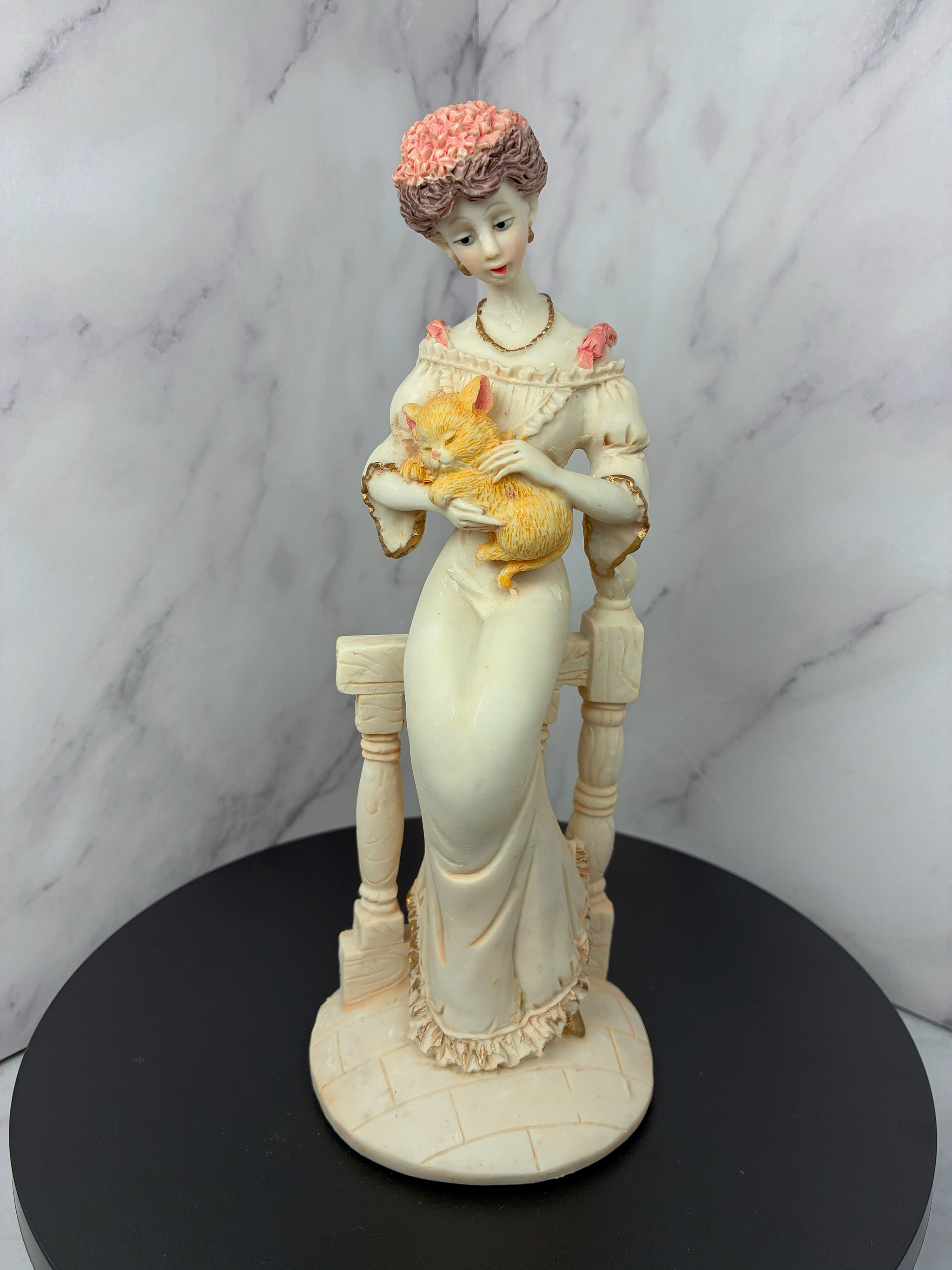 🐱 Vintage Elegant Lady with Cat Figurine (c. 1980s) 🌸