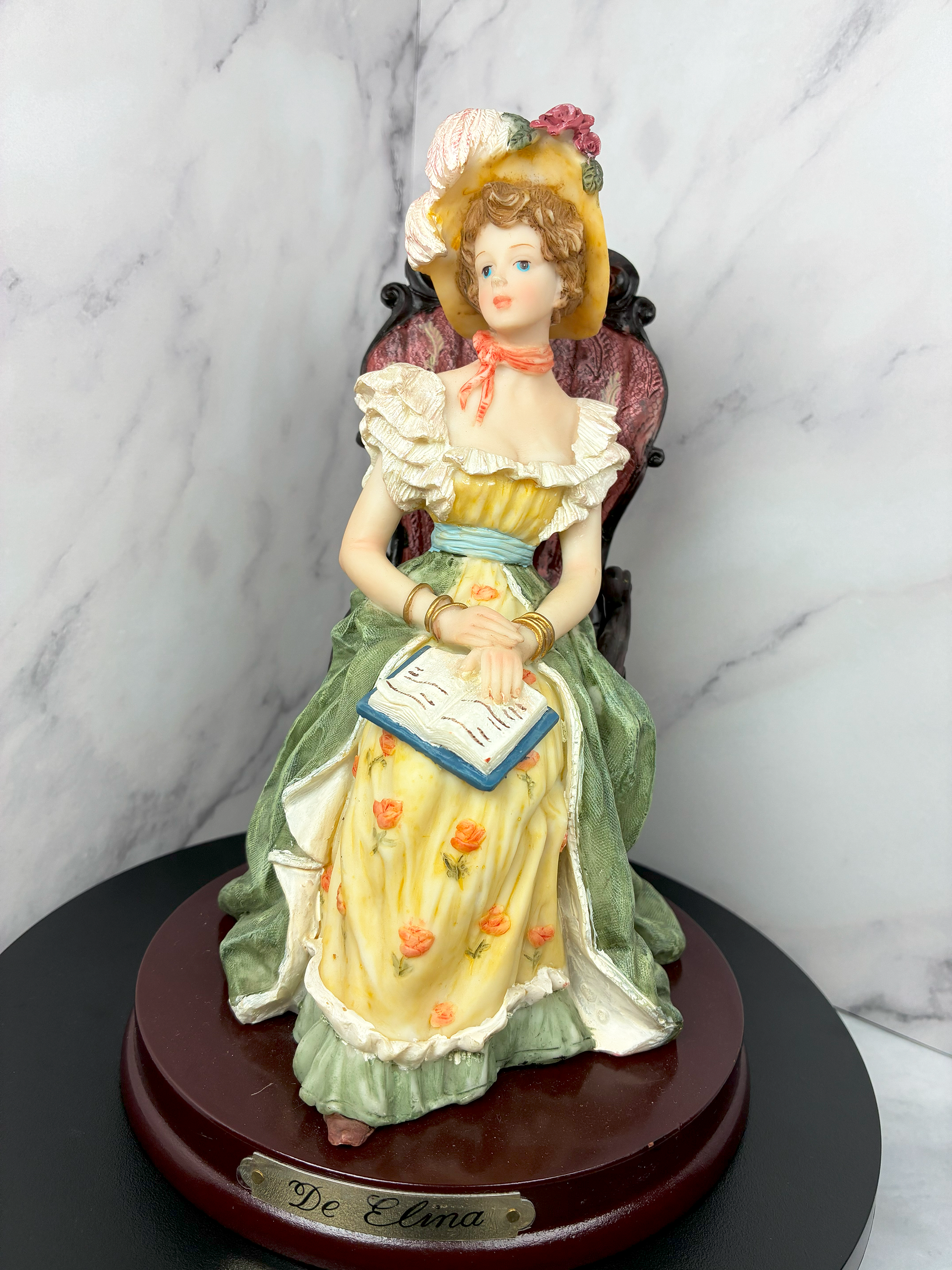📚 Vintage De Elina Lady with Book Figurine (c. 1980s) 🌹
