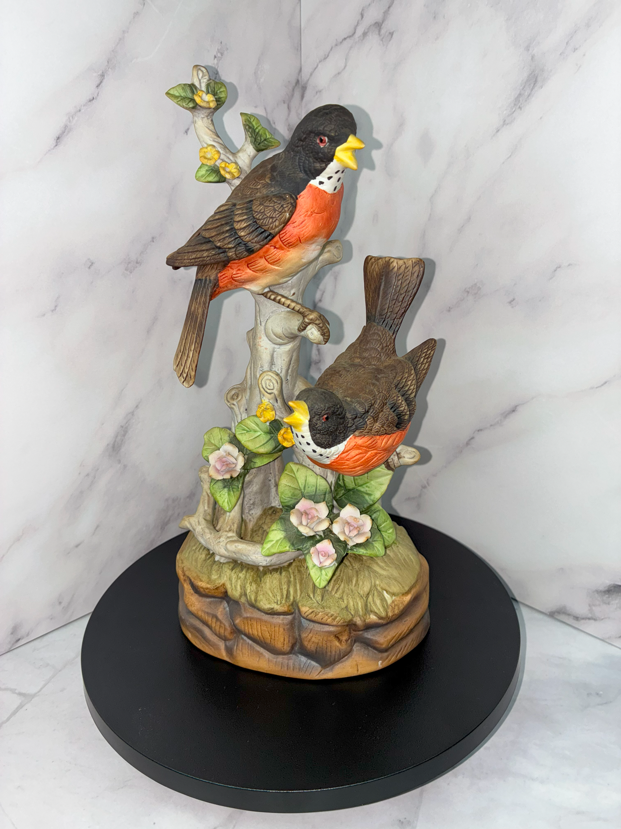 Vintage Robin Music Box Figurine – Hand Painted Ceramic, Made in Japan, 1970s