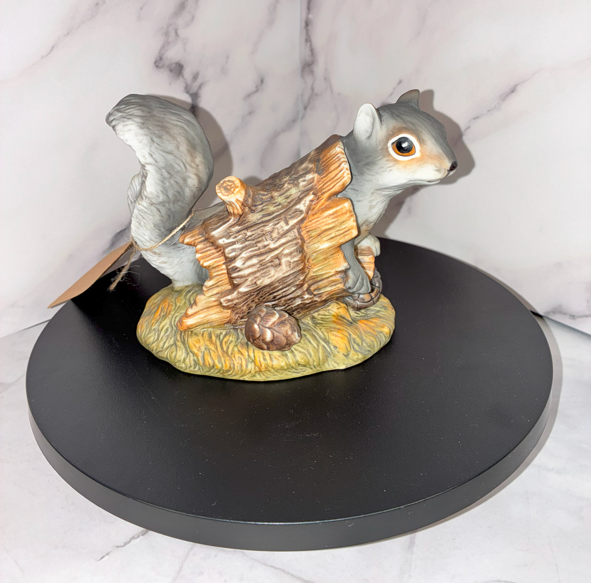 🐿️ Curious Squirrel in Log – Vintage Homco Figurine (1986)