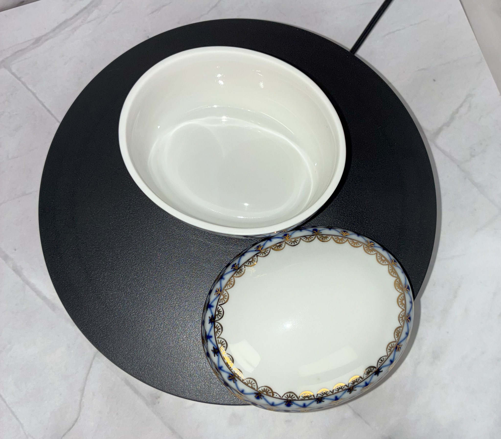 💙 Vintage St. Petersburg Lomonosov Porcelain Trinket Box – Cobalt Net (c. 1980s) ✨