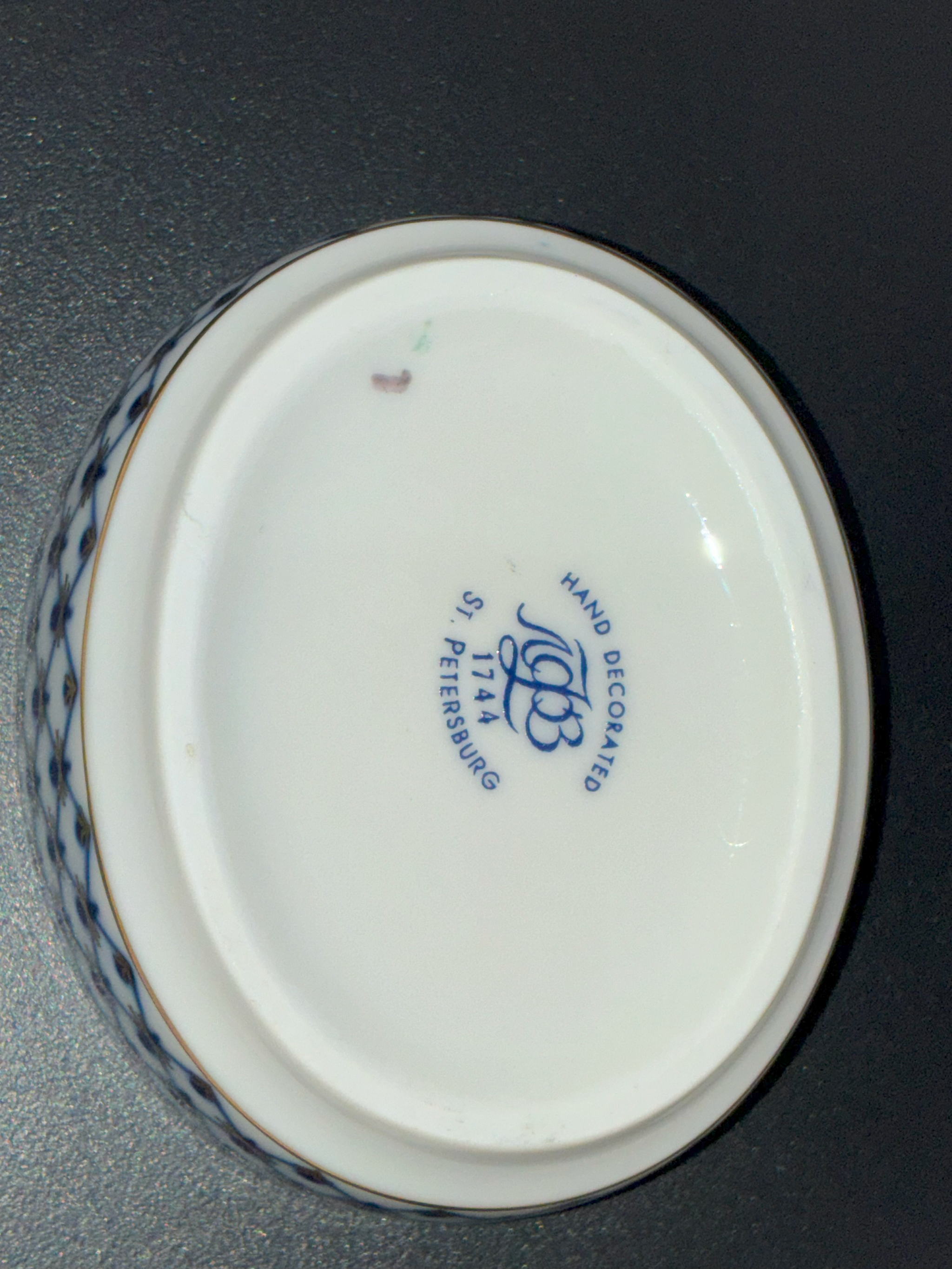 💙 Vintage St. Petersburg Lomonosov Porcelain Trinket Box – Cobalt Net (c. 1980s) ✨