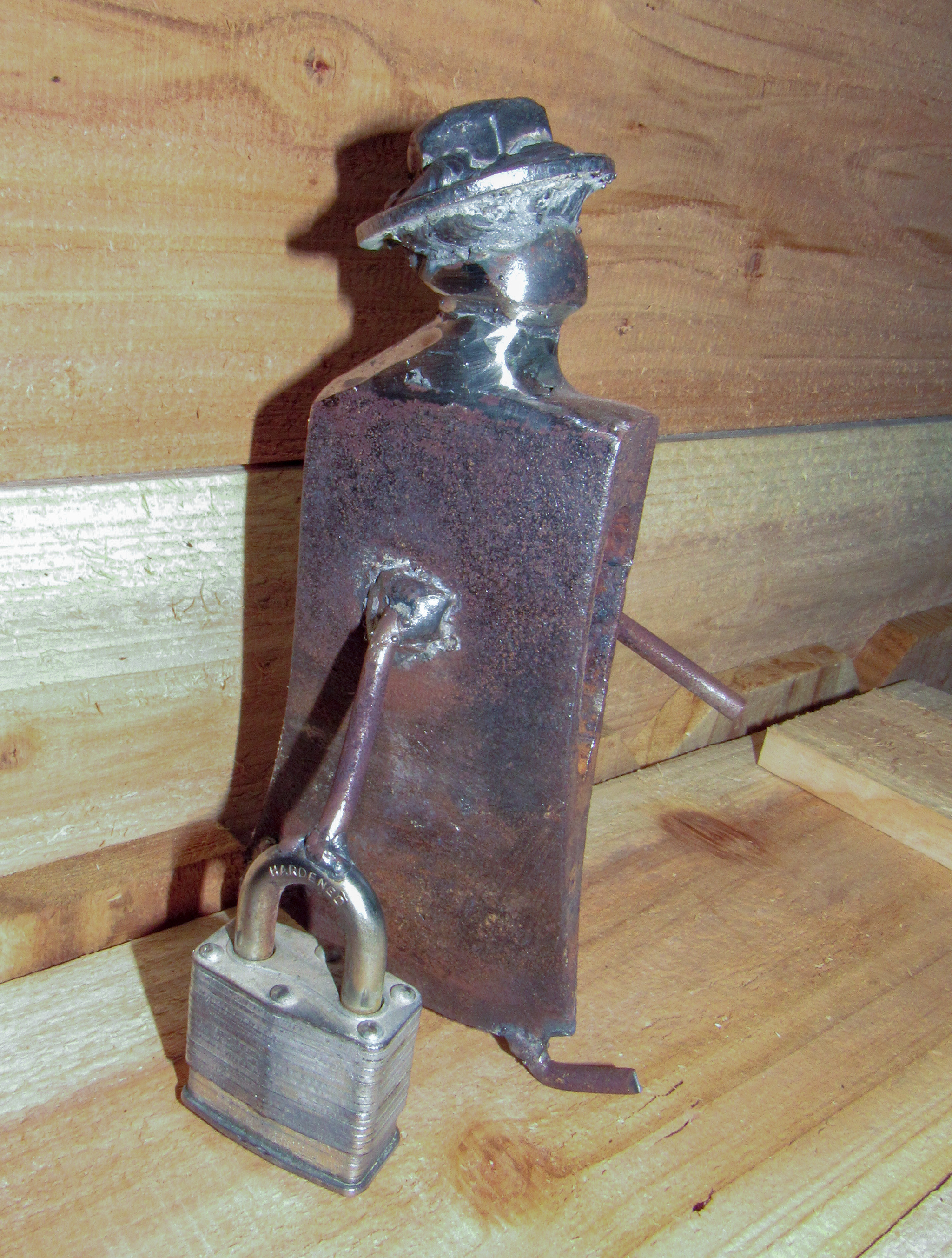 👒 The Sophisticated Lady – Handmade Tool Art 🛠️