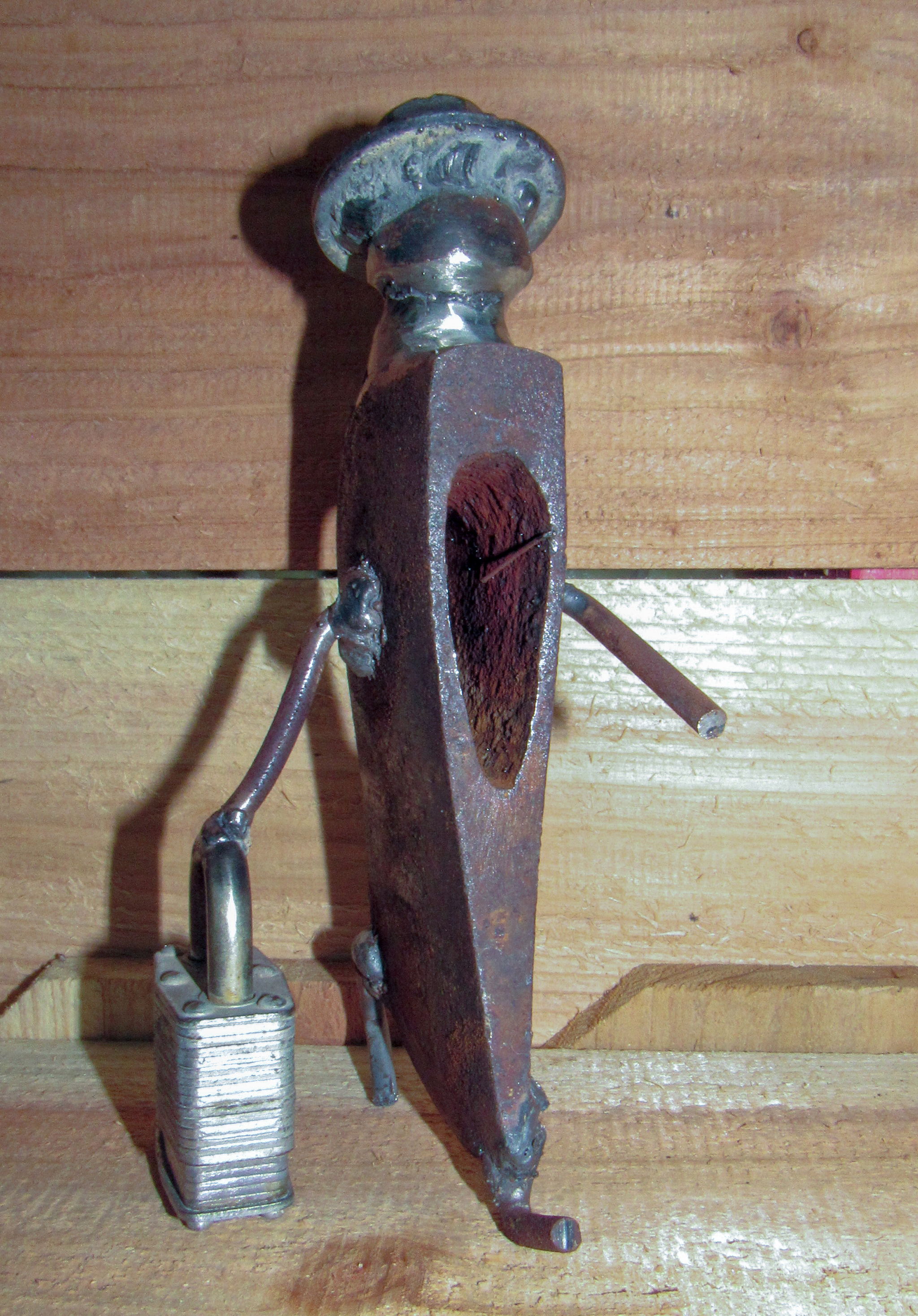 👒 The Sophisticated Lady – Handmade Tool Art 🛠️