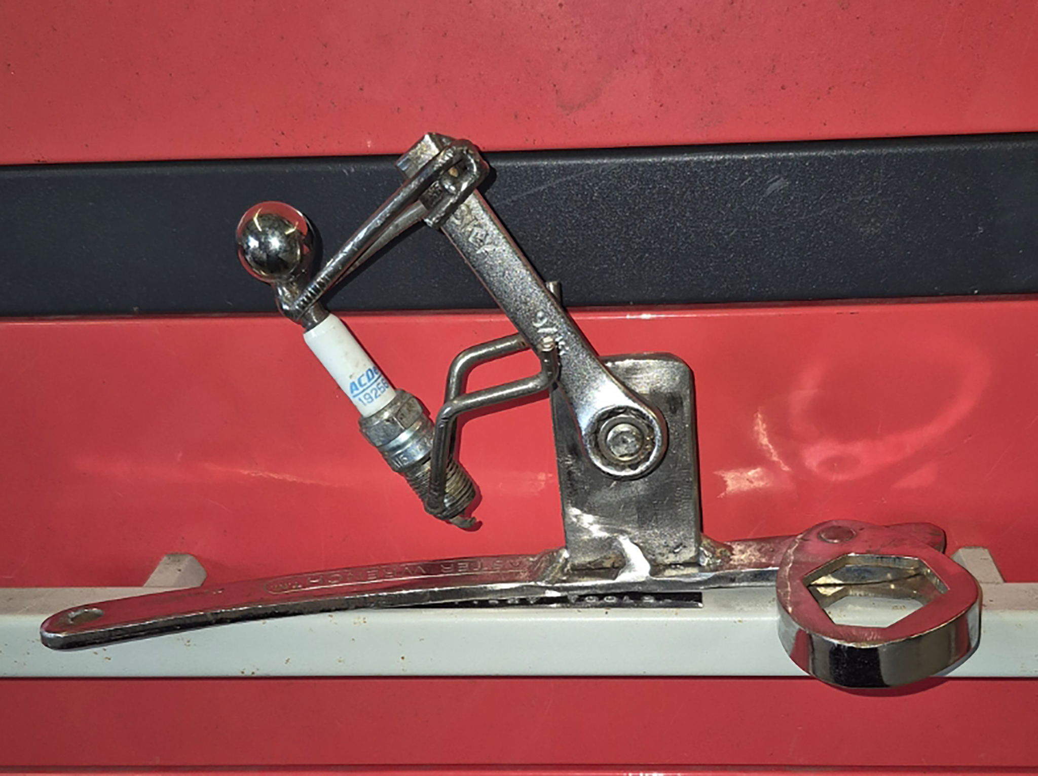 🔩 The Strainer – Handmade Tool Art 🛠️