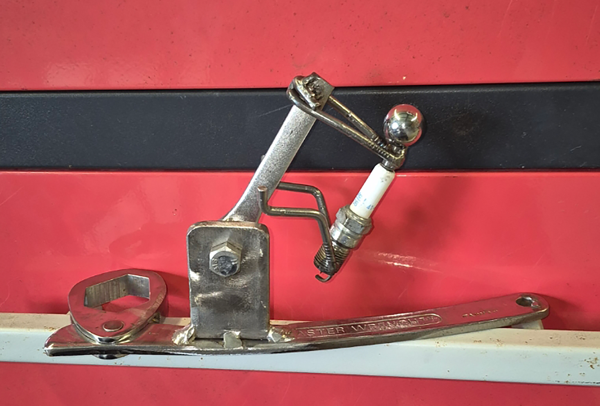 🔩 The Strainer – Handmade Tool Art 🛠️