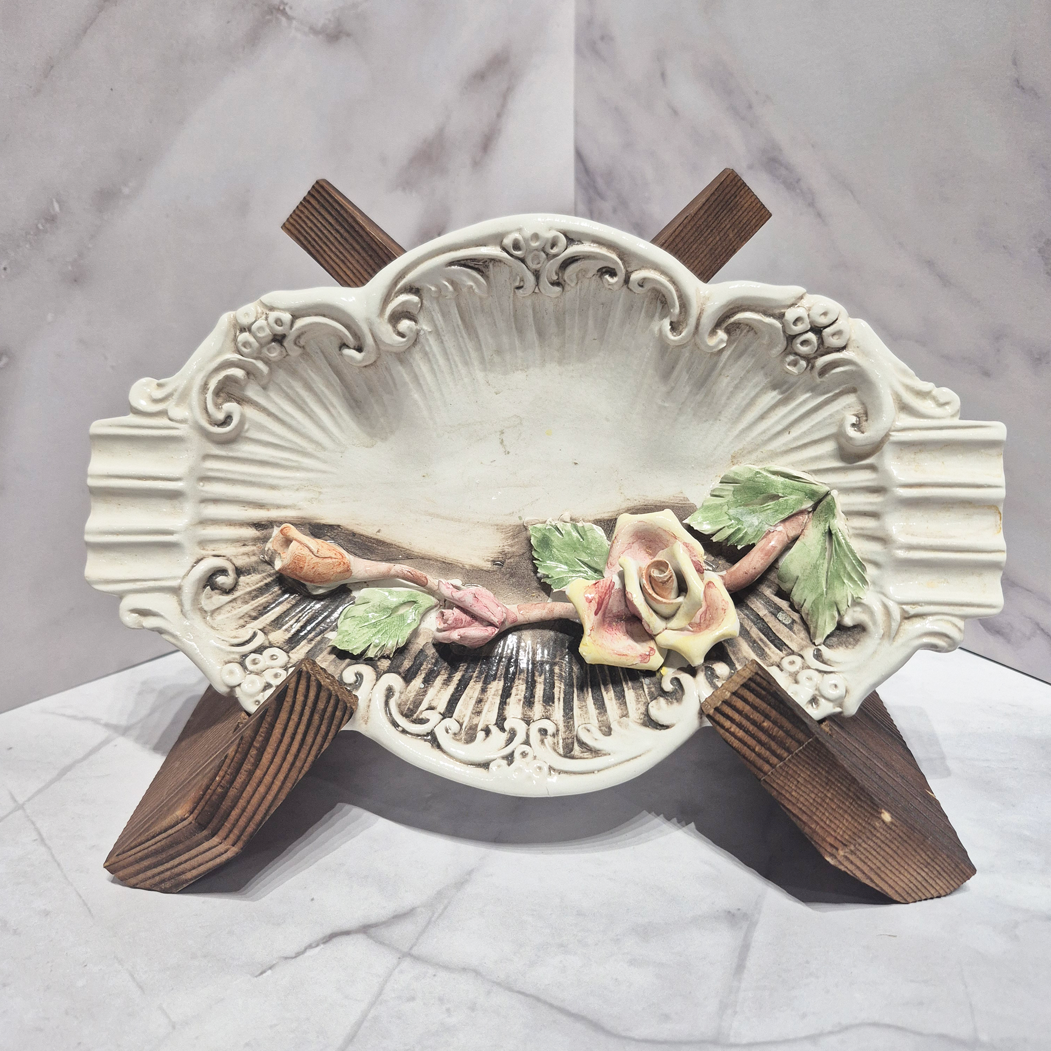 🌹 Vintage Capodimonte Italy Porcelain Floral Dish showcasing detailed roses and leaves on ornate design.