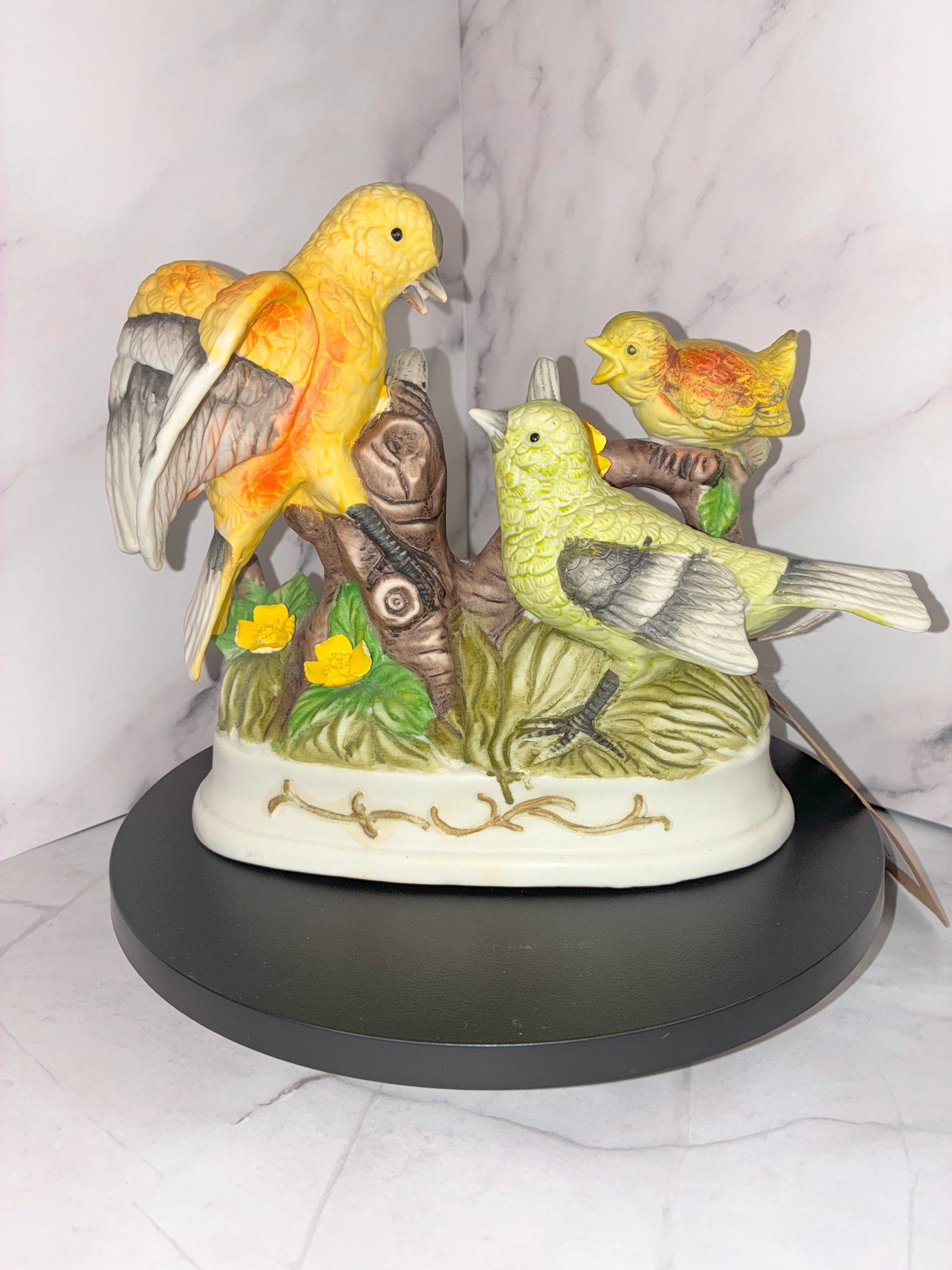 🐤 Vintage Goldfinch Family Figurine – Made in Taiwan